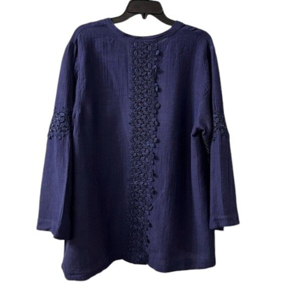 Soft Surroundings Navy Boho Split Neck Top 3/4 Sleeve Crochet Lace Detail - Picture 6 of 10